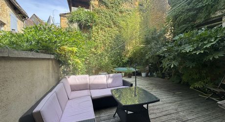Charmante maison de  en pierre avec jardin clos au centre de la  vielle ville