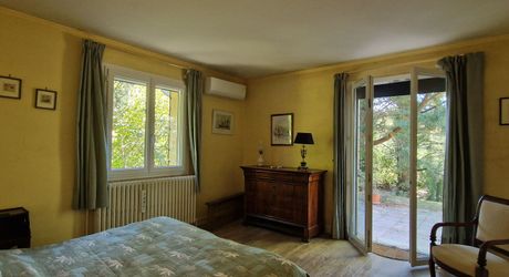 Maison perigordine en pierres 150m2, maison d'amis ou de Gardien avec piscine et parc de 7700m2