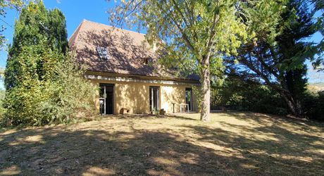 Maison perigordine en pierres 150m2, maison d'amis ou de Gardien avec piscine et parc de 7700m2