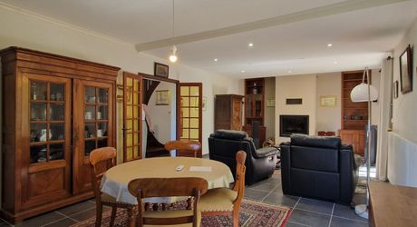 Maison perigordine en pierres 150m2, maison d'amis ou de Gardien avec piscine et parc de 7700m2