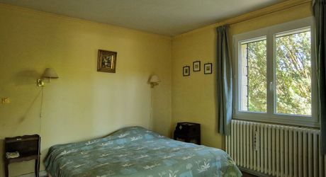 Maison perigordine en pierres 150m2, maison d'amis ou de Gardien avec piscine et parc de 7700m2