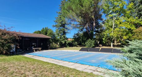 Maison perigordine en pierres 150m2, maison d'amis ou de Gardien avec piscine et parc de 7700m2