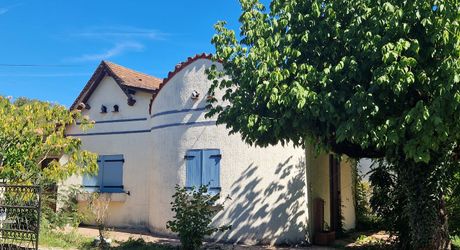 Maison perigordine en pierres 150m2, maison d'amis ou de Gardien avec piscine et parc de 7700m2