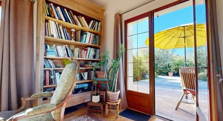 Grande maison position dominante avec tour, grand jardin, piscine  et très jolie vue !