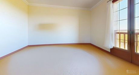 Grande maison position dominante avec tour, grand jardin, piscine  et très jolie vue !