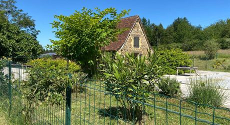 Entre ombre de vigne et douceur de pierre, maison de charme avec 2 chambres et piscine, 10 minutes des commerces