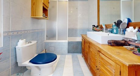 Propriété aux multiples visages aux portes de Paris : volumes, liberté et potentiel équestre. Visite virtuelle sur demande