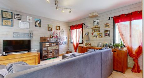 Propriété aux multiples visages aux portes de Paris : volumes, liberté et potentiel équestre. Visite virtuelle sur demande