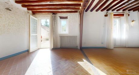 Propriété aux multiples visages aux portes de Paris : volumes, liberté et potentiel équestre. Visite virtuelle sur demande
