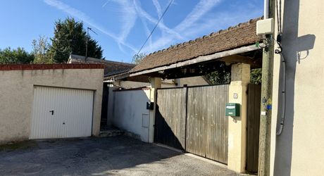 Propriété aux multiples visages aux portes de Paris : volumes, liberté et potentiel équestre. Visite virtuelle sur demande