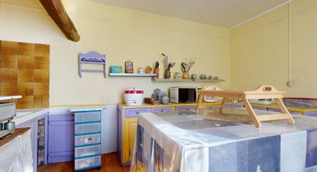 Propriété aux multiples visages aux portes de Paris : volumes, liberté et potentiel équestre. Visite virtuelle sur demande