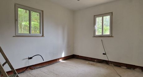 Maison perigordine à terminer , 170m2 prévus et terrain de 2310m2