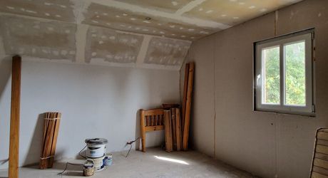 Maison perigordine à terminer , 170m2 prévus et terrain de 2310m2