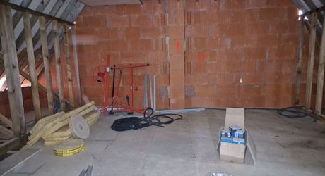 Maison perigordine à terminer , 170m2 prévus et terrain de 2310m2