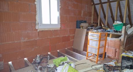 Maison perigordine à terminer , 170m2 prévus et terrain de 2310m2