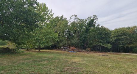 Maison perigordine à terminer , 170m2 prévus et terrain de 2310m2