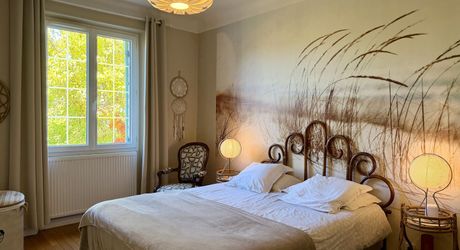 Maison en pierre rénovée avec jardin, appartement indépendant et garage – Commerces à pied