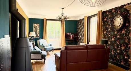 Maison en pierre rénovée avec jardin, appartement indépendant et garage – Commerces à pied