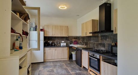 Maison de PLain pied, 3 chambres , jardin,  Garage ,proche des commerces.