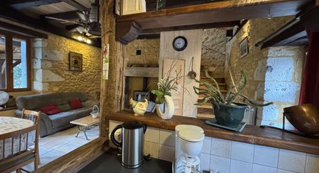 Maison ancienne de ville avec jardinet