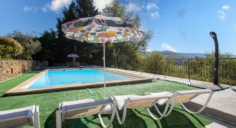 Périgord Noir – Belle maison avec piscine chauffée et vue panoramique, commerces à pied