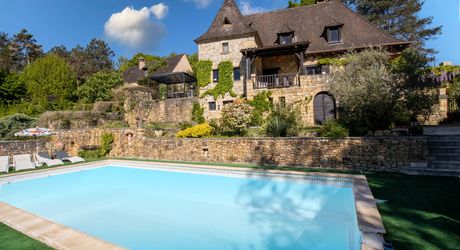 Périgord Noir – Belle maison avec piscine chauffée et vue panoramique, commerces à pied