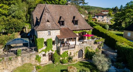 Périgord Noir – Belle maison avec piscine chauffée et vue panoramique, commerces à pied