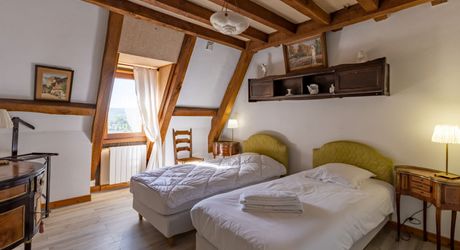 Périgord Noir – Belle maison avec piscine chauffée et vue panoramique, commerces à pied