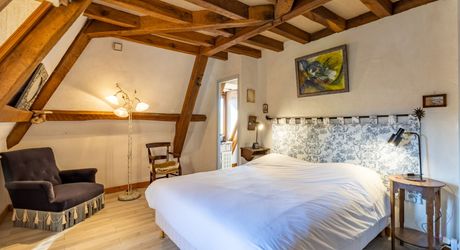 Périgord Noir – Belle maison avec piscine chauffée et vue panoramique, commerces à pied