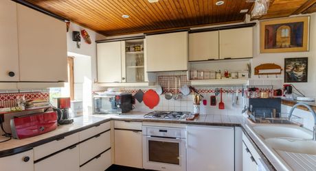 Périgord Noir – Belle maison avec piscine chauffée et vue panoramique, commerces à pied