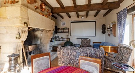 Périgord Noir – Belle maison avec piscine chauffée et vue panoramique, commerces à pied