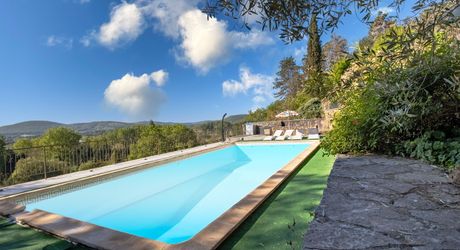 Périgord Noir – Belle maison avec piscine chauffée et vue panoramique, commerces à pied