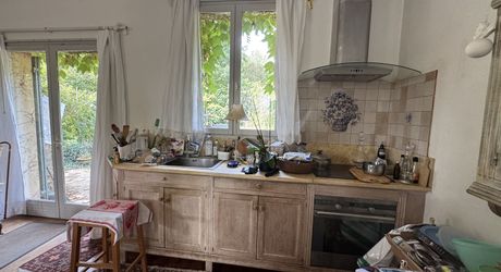 Maison  de plain pied au calme et avec beau terrain plat
