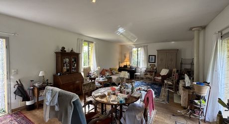Maison  de plain pied au calme et avec beau terrain plat