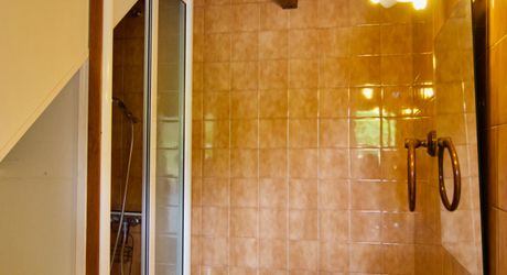 Studio en très bon état situé dans une résidence avec piscine et tennis