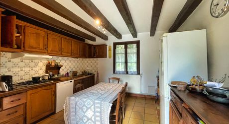 SECTEUR GOURDON-SARLAT - Belle propriété en pierre avec dépendances - piscine - 2 étangs clos sur 26 842 m2
