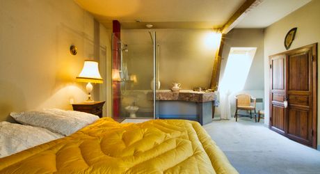 BASTIDE DE DOMME - PERIGOURDINE AVEC GARAGE- COUR INTERIEURE ET CHAMBRE D'HOTES