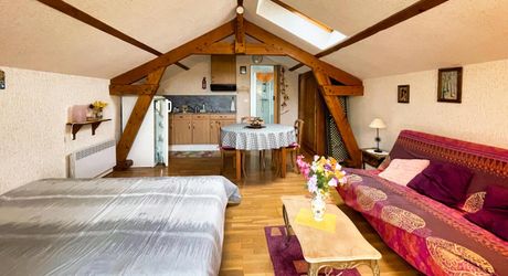 AU COEUR DU PÉRIGORD NOIR - LONGERE AVEC STUDIO - GARAGE ET ATELIER 
