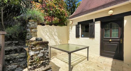 A SARLAT MAISON - GITES ET PISCINES AVEC VUE - parfait état 