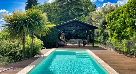 A SARLAT MAISON - GITES ET PISCINES AVEC VUE - parfait état 