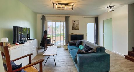 SARLAT, maison de ville avec gite en parfait état sur un terrain de 485m2
