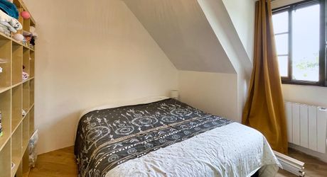 SARLAT, maison de ville avec gite en parfait état sur un terrain de 485m2