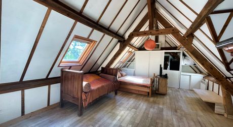 Lot/ Dordogne - Maison en pierre avec vue magnifique sur la vallée avec piscine et dépendances