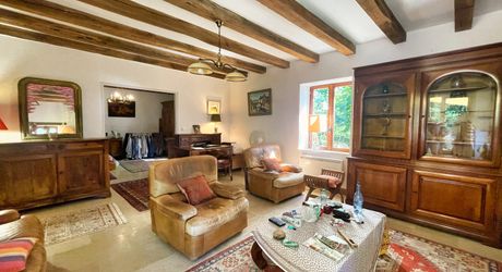 Lot/ Dordogne - Maison en pierre avec vue magnifique sur la vallée avec piscine et dépendances