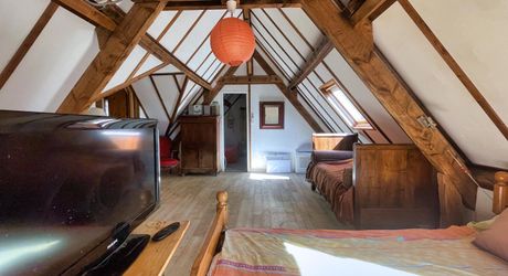 Lot/ Dordogne - Maison en pierre avec vue magnifique sur la vallée avec piscine et dépendances