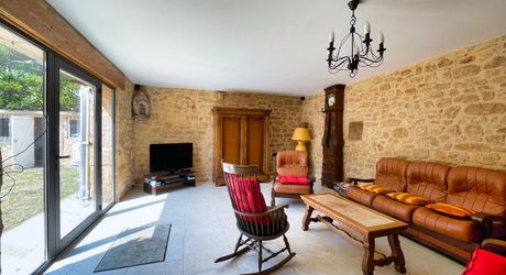 PERIGORD NOIR ENSEMBLE EN PIERRE DANS UN HAMEAU
