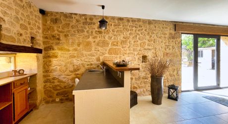PERIGORD NOIR ENSEMBLE EN PIERRE DANS UN HAMEAU