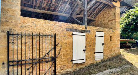 PERIGORD NOIR ENSEMBLE EN PIERRE DANS UN HAMEAU