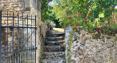PERIGORD NOIR ENSEMBLE EN PIERRE DANS UN HAMEAU