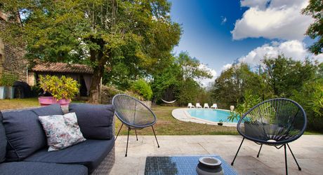 SECTEUR DAGLAN- Au sud de Sarlat – Ensemble de caractère avec maison rénovée, gîte, grange et piscine